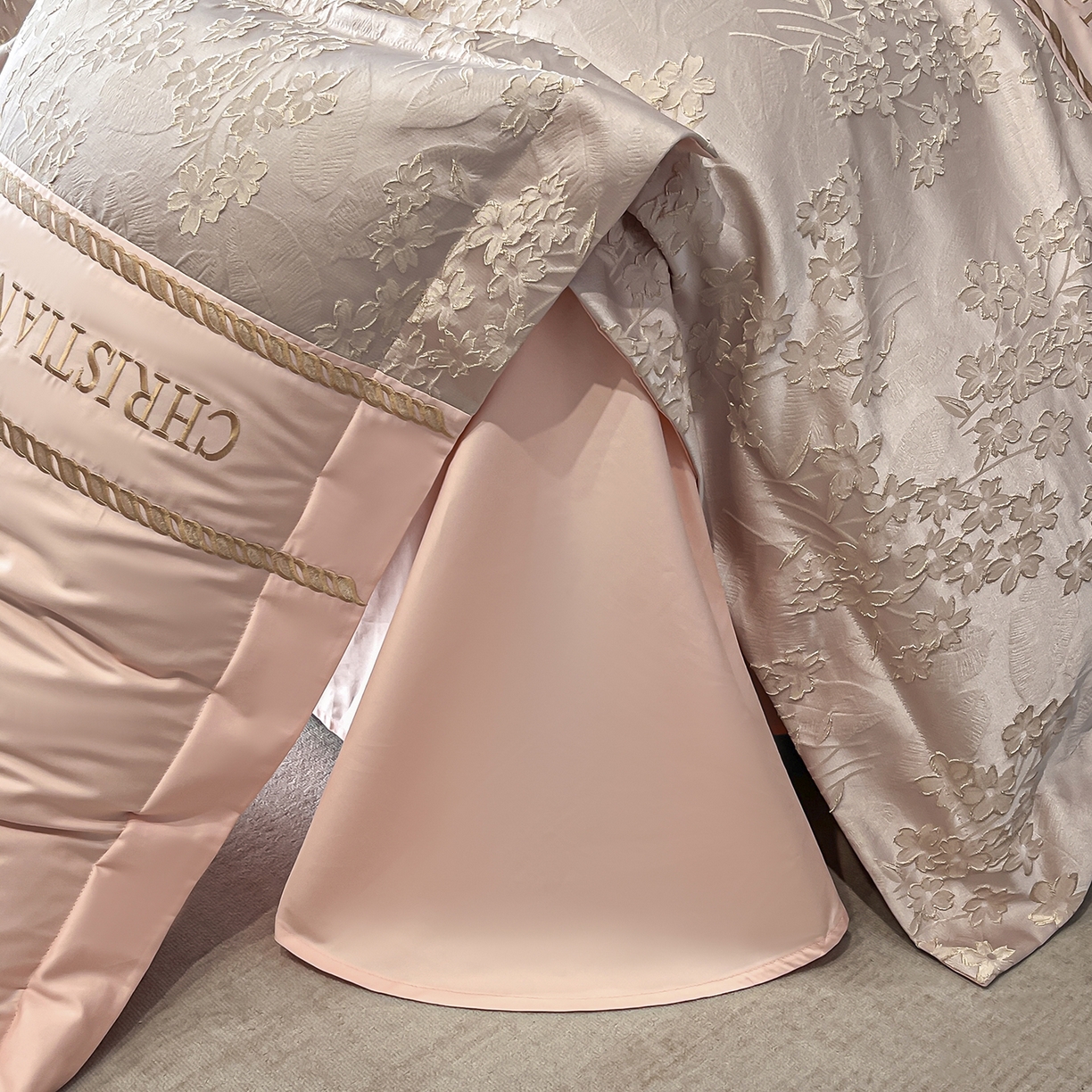 91家纺网 家纺一手货源 找家纺 置顶家纺 2025新款漫芙提花亲肤系列四件套 漫芙-玉粉