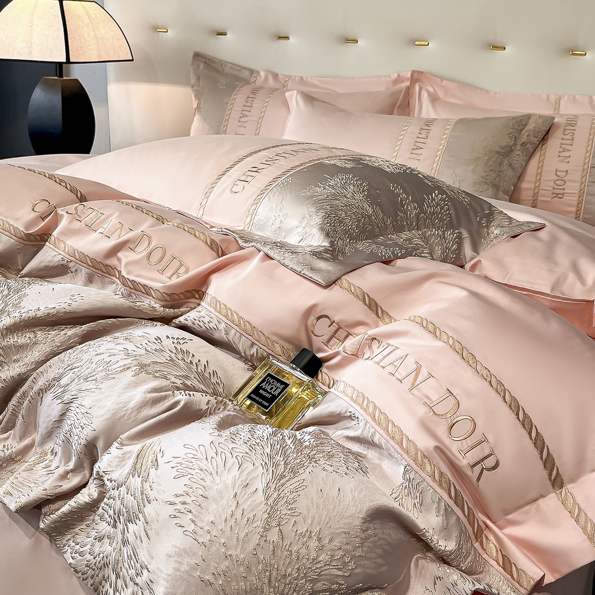 91家纺网 家纺一手货源 找家纺 置顶家纺 2025新款漫芙提花亲肤系列四件套 优尼-玉粉