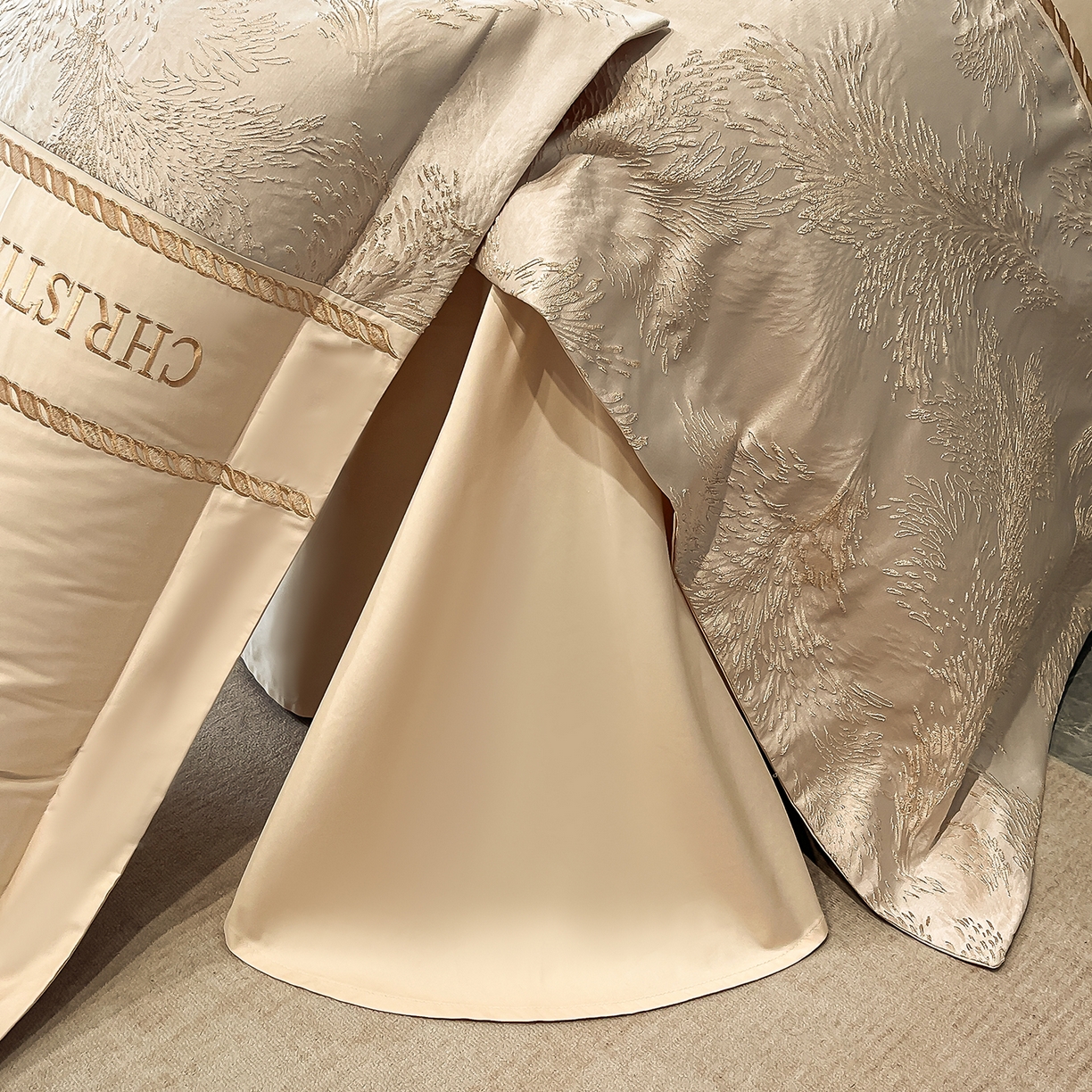 91家纺网 家纺一手货源 找家纺 置顶家纺 2025新款漫芙提花亲肤系列四件套 优尼-浅香槟