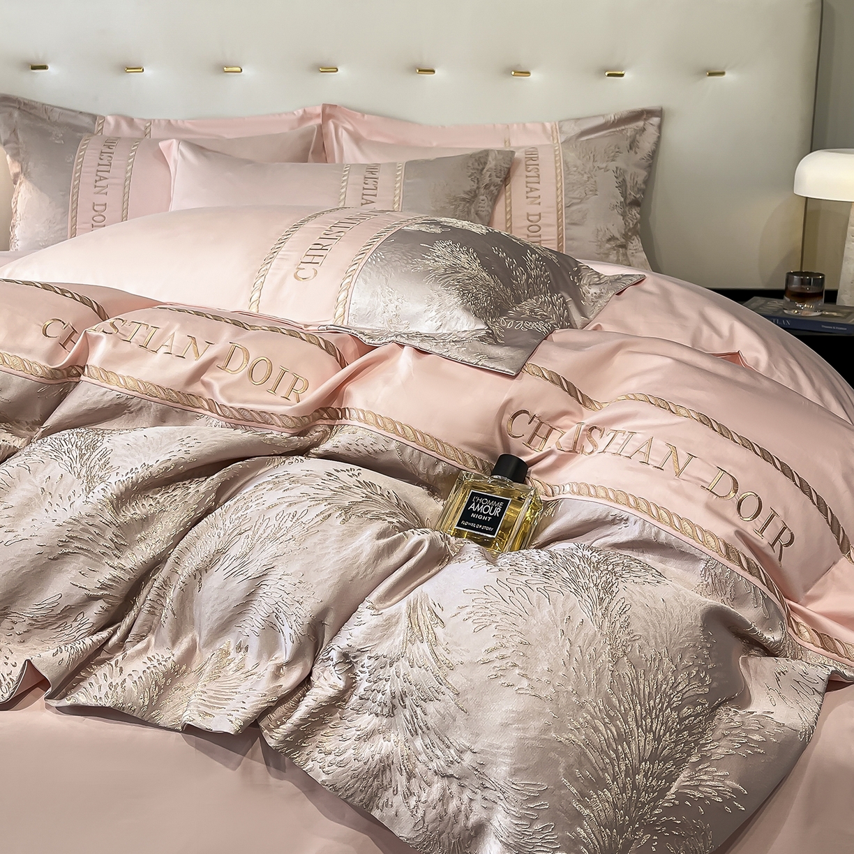 91家纺网 家纺一手货源 找家纺 置顶家纺 2025新款漫芙提花亲肤系列四件套 优尼-玉粉