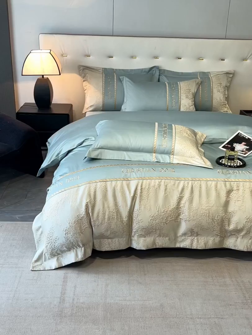 91家纺网 家纺一手货源 找家纺 置顶家纺 2025新款漫芙提花亲肤系列四件套 优尼-繁星蓝