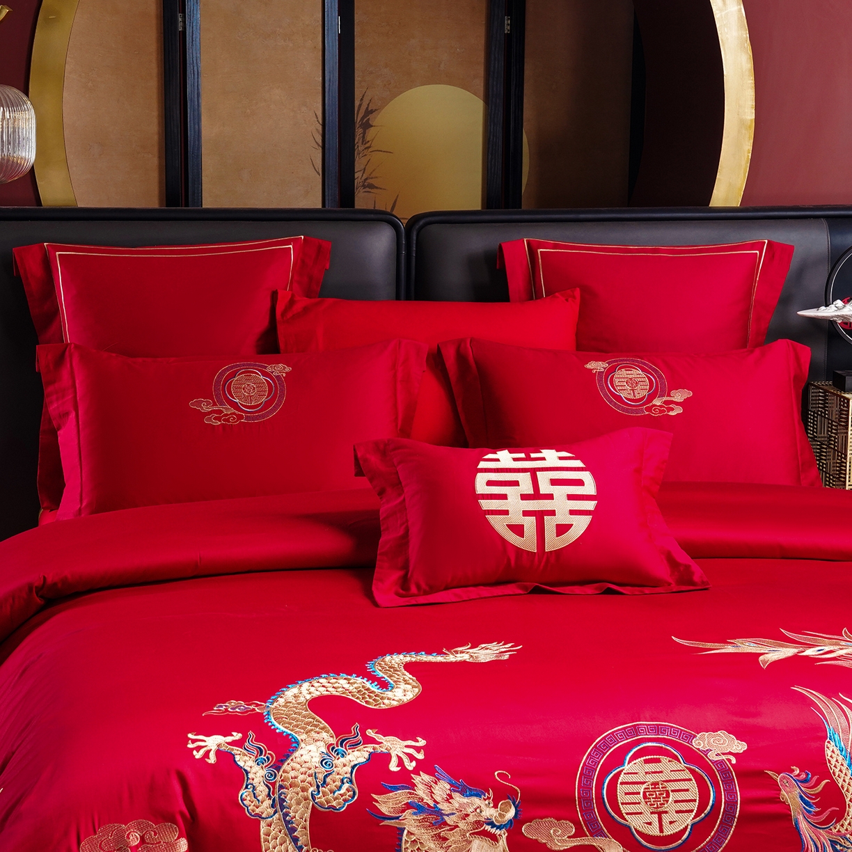 91家纺网 家纺一手货源 找家纺 置顶家纺 2025新款新中式婚庆亲肤刺绣四件套 龙凤大喜-大红