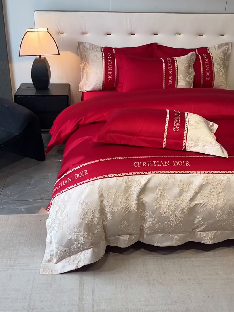 91家纺网 家纺一手货源 找家纺 置顶家纺 2025新款漫芙提花亲肤系列四件套 漫芙-大红