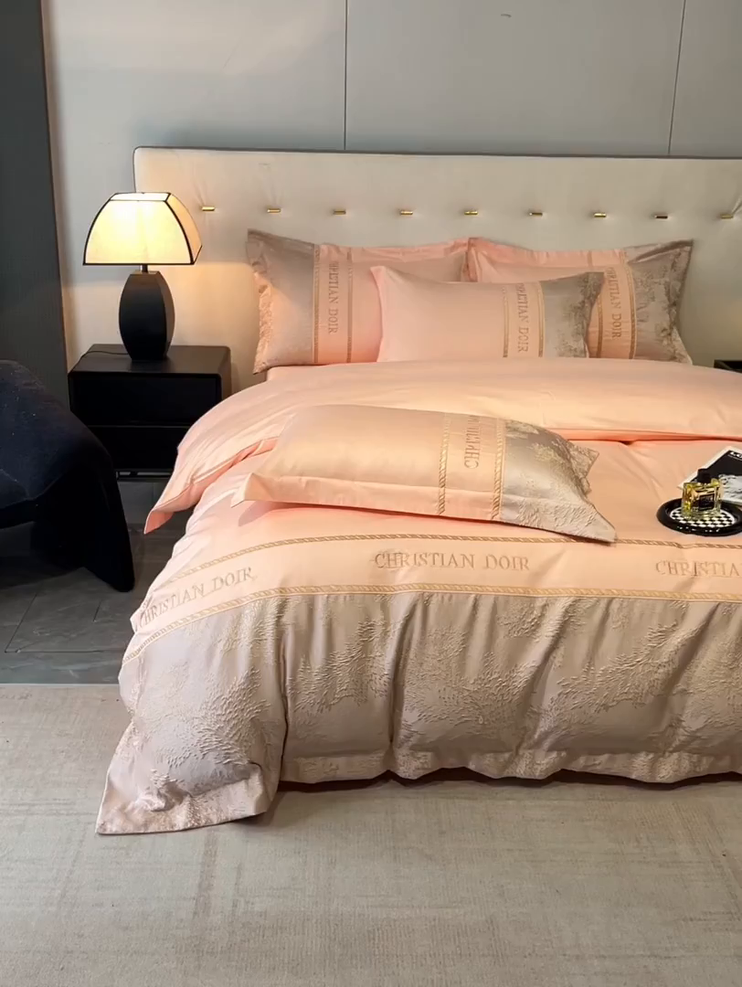 91家纺网 家纺一手货源 找家纺 置顶家纺 2025新款漫芙提花亲肤系列四件套 优尼-玉粉