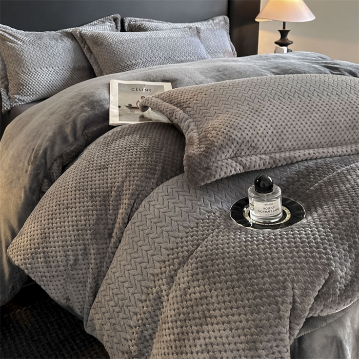爱彼家纺 2025冬季新款色织拼色编织提花轻奢牛奶绒四件套-织锦系列 织锦-灰调
