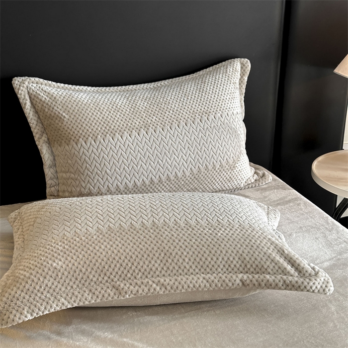 91家纺网 家纺一手货源 找家纺 爱彼家纺 2025冬季新款色织拼色编织提花轻奢牛奶绒四件套-织锦系列 织锦-咖韵