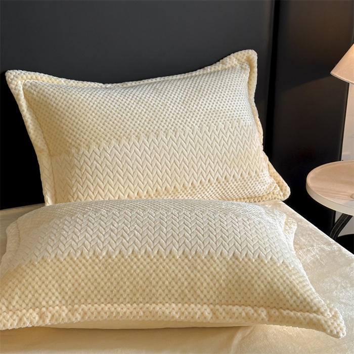 91家纺网 家纺一手货源 找家纺 爱彼家纺 2025冬季新款色织拼色编织提花轻奢牛奶绒四件套-织锦系列 织锦-暖阳