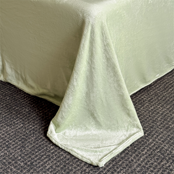 91家纺网 家纺一手货源 找家纺 爱彼家纺 2025冬季新款色织拼色编织提花轻奢牛奶绒四件套-织锦系列 织锦-青雾