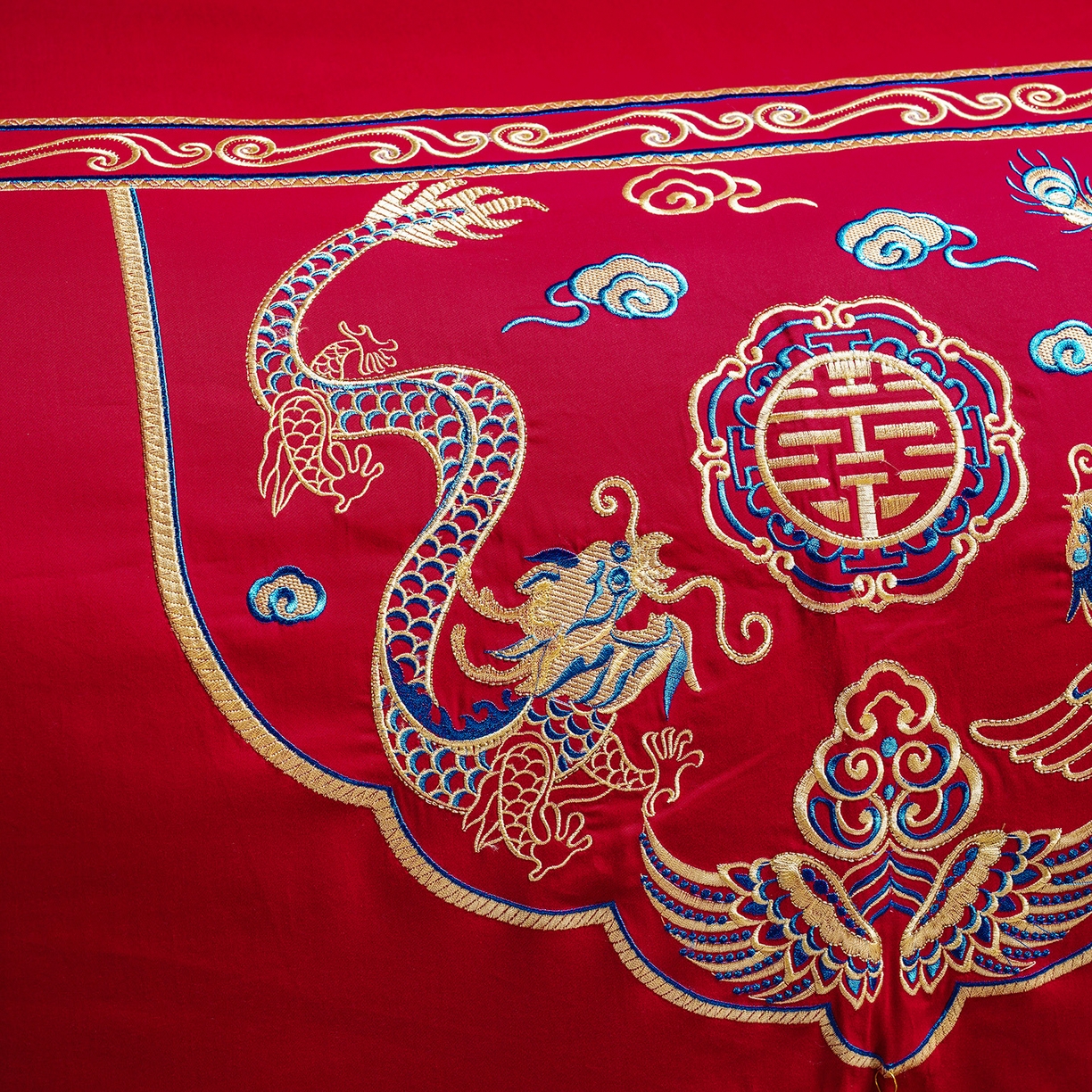 91家纺网 家纺一手货源 找家纺 置顶家纺 2025新款新中式婚庆亲肤刺绣四件套 龙凤喜缘-大红