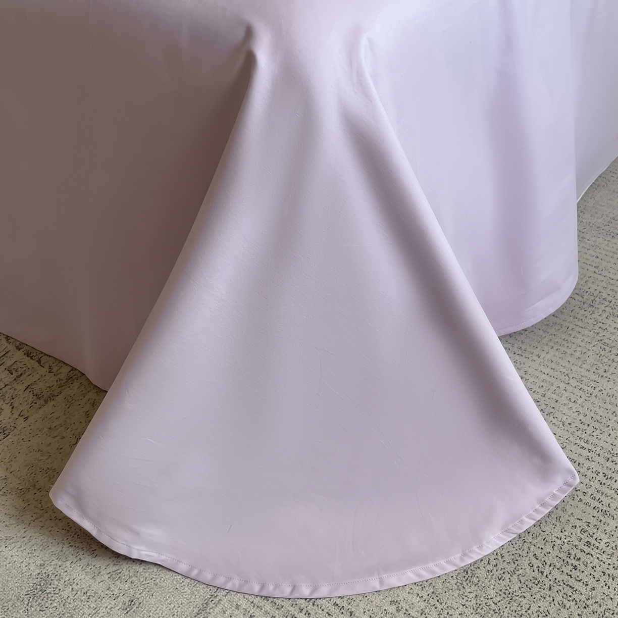 91家纺网 家纺一手货源 找家纺 置顶家纺 2025新款COCO小姐加厚磨毛亲肤四件套 COCO小姐加厚磨毛-奶白+香芋紫