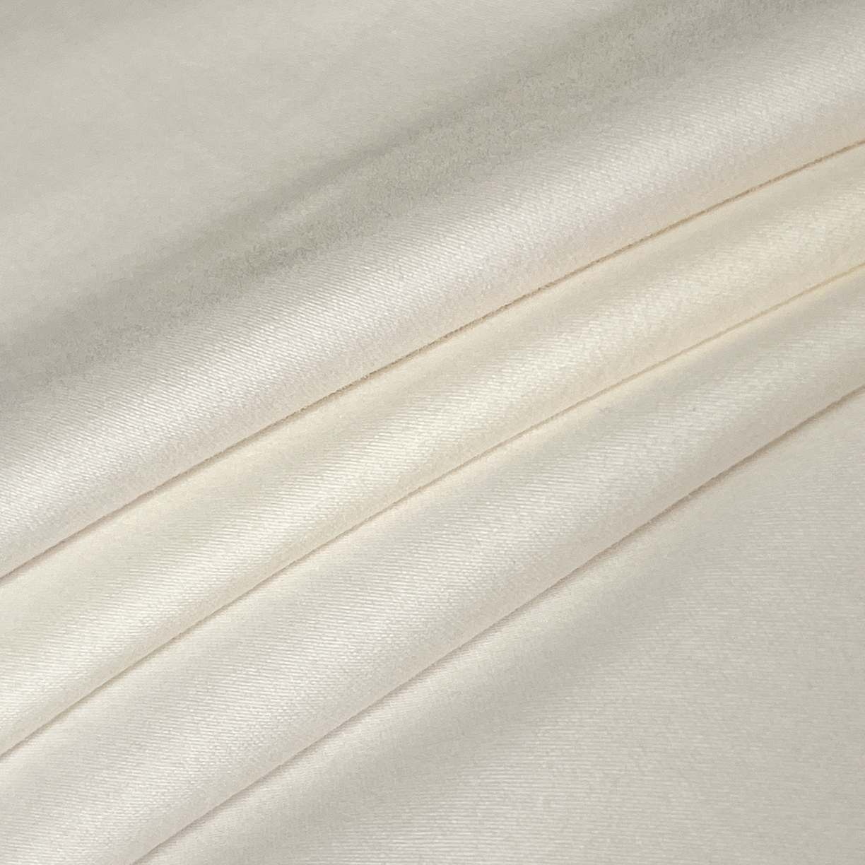 91家纺网 家纺一手货源 找家纺 置顶家纺 2025新款COCO小姐加厚磨毛亲肤四件套 COCO小姐加厚磨毛-奶白+香芋紫