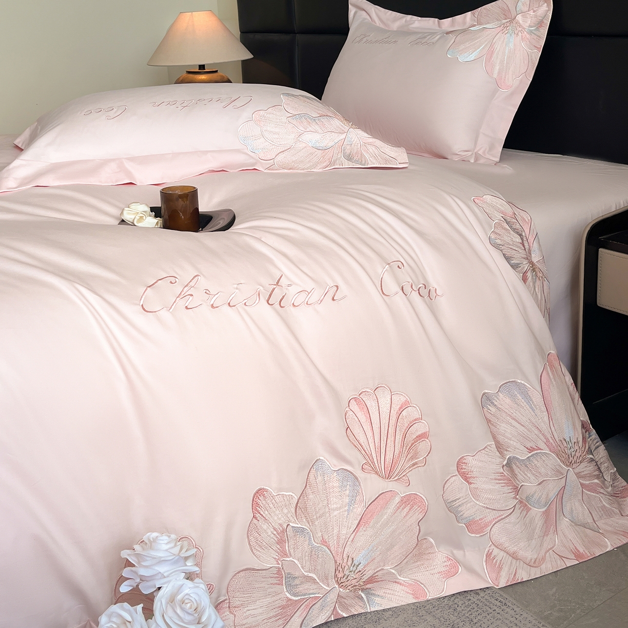 91家纺网 家纺一手货源 找家纺 置顶家纺 2025新款COCO小姐加厚磨毛亲肤四件套 COCO小姐加厚磨毛-玉粉