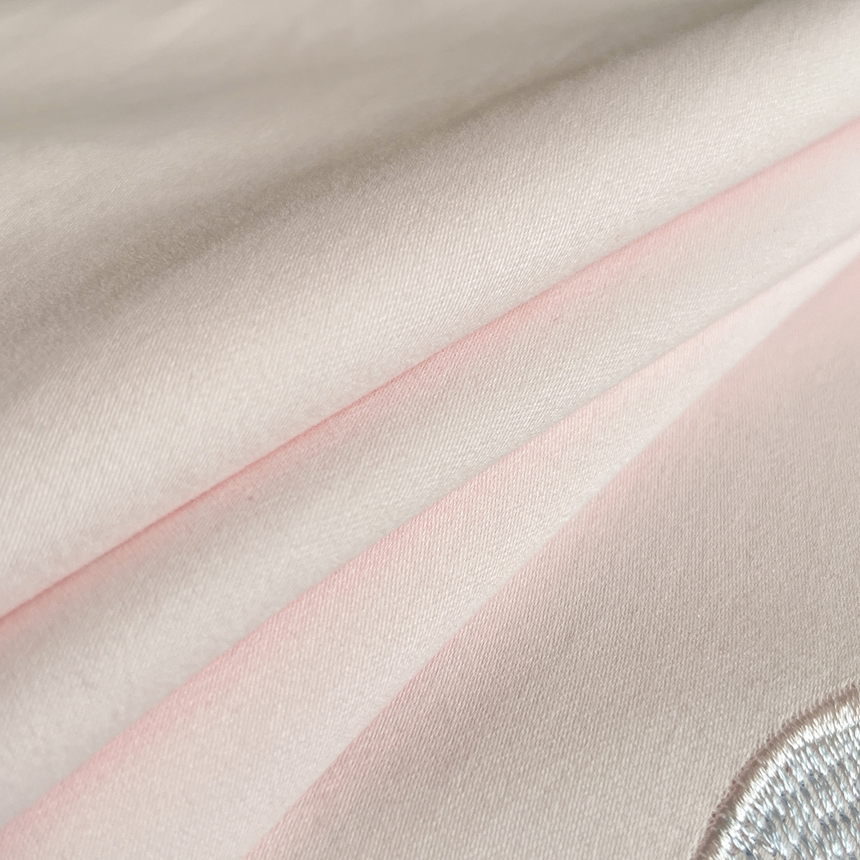 91家纺网 家纺一手货源 找家纺 置顶家纺 2025新款COCO小姐加厚磨毛亲肤四件套 COCO小姐加厚磨毛-玉粉