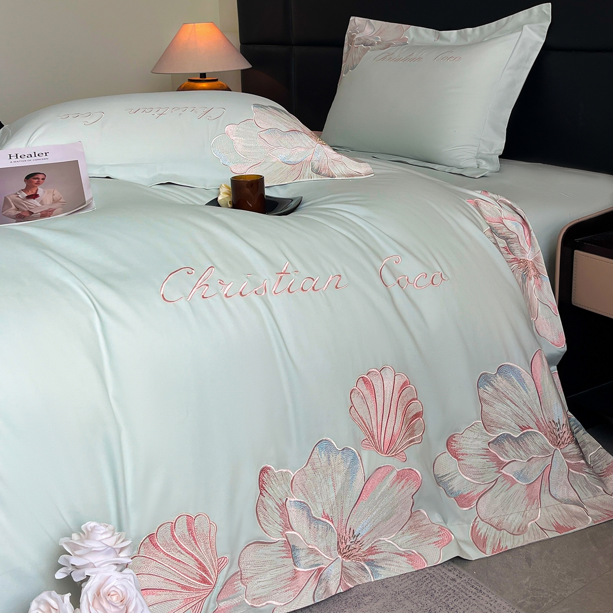 91家纺网 家纺一手货源 找家纺 置顶家纺 2025新款COCO小姐加厚磨毛亲肤四件套 COCO小姐加厚磨毛-繁星蓝