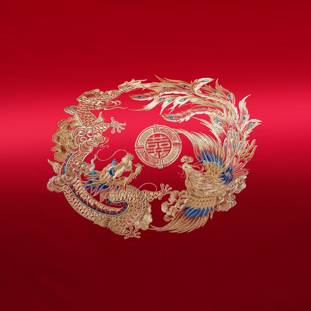 91家纺网 家纺一手货源 找家纺 置顶家纺 2025新款新中式婚庆亲肤刺绣四件套 龙华凤贵-大红