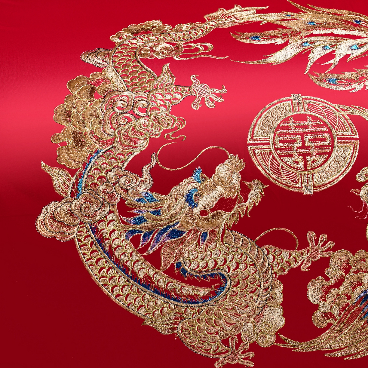 91家纺网 家纺一手货源 找家纺 置顶家纺 2025新款新中式婚庆亲肤刺绣四件套 龙华凤贵-大红