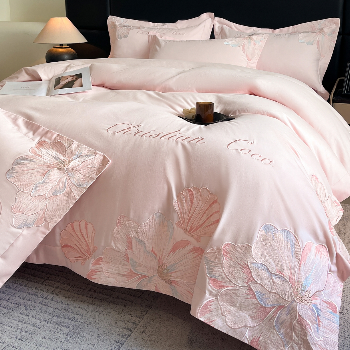 91家纺网 家纺一手货源 找家纺 置顶家纺 2025新款COCO小姐加厚磨毛亲肤四件套 COCO小姐加厚磨毛-玉粉