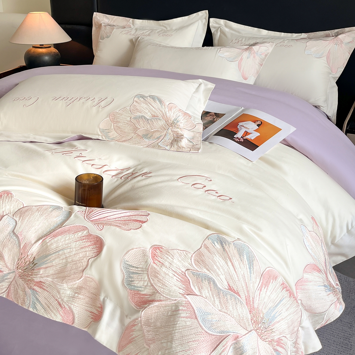 91家纺网 家纺一手货源 找家纺 置顶家纺 2025新款COCO小姐加厚磨毛亲肤四件套 COCO小姐加厚磨毛-奶白+香芋紫