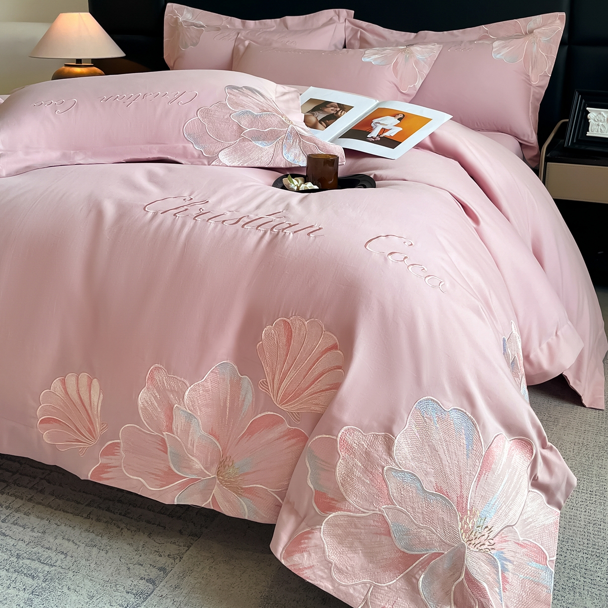 91家纺网 家纺一手货源 找家纺 置顶家纺 2025新款COCO小姐加厚磨毛亲肤四件套 COCO小姐加厚磨毛-浅豆沙