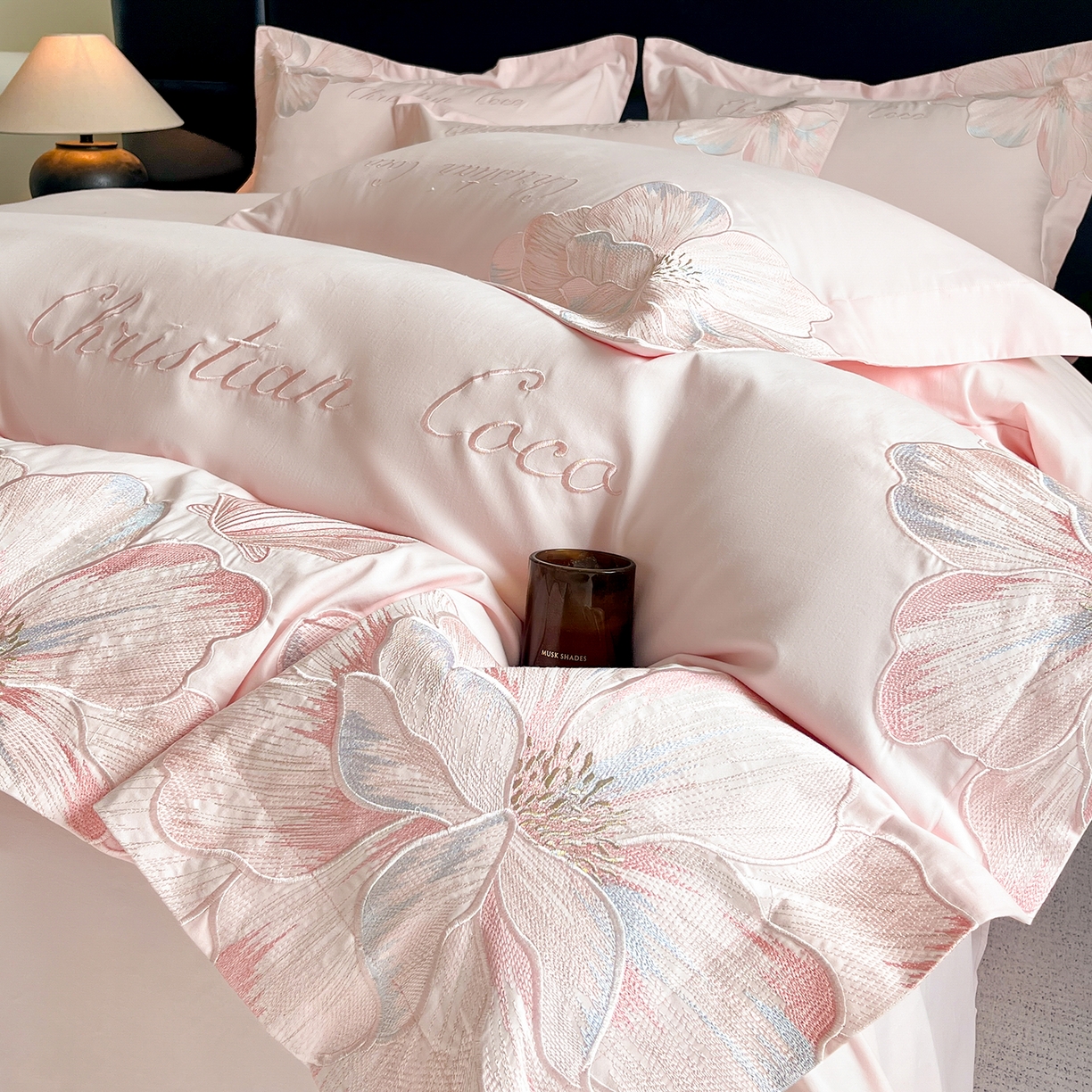 91家纺网 家纺一手货源 找家纺 置顶家纺 2025新款COCO小姐加厚磨毛亲肤四件套 COCO小姐加厚磨毛-玉粉