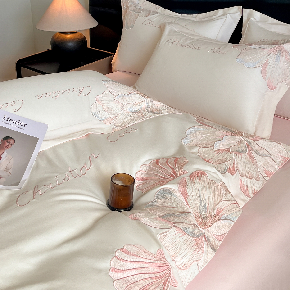 91家纺网 家纺一手货源 找家纺 置顶家纺 2025新款COCO小姐加厚磨毛亲肤四件套 COCO小姐加厚磨毛-奶白+粉