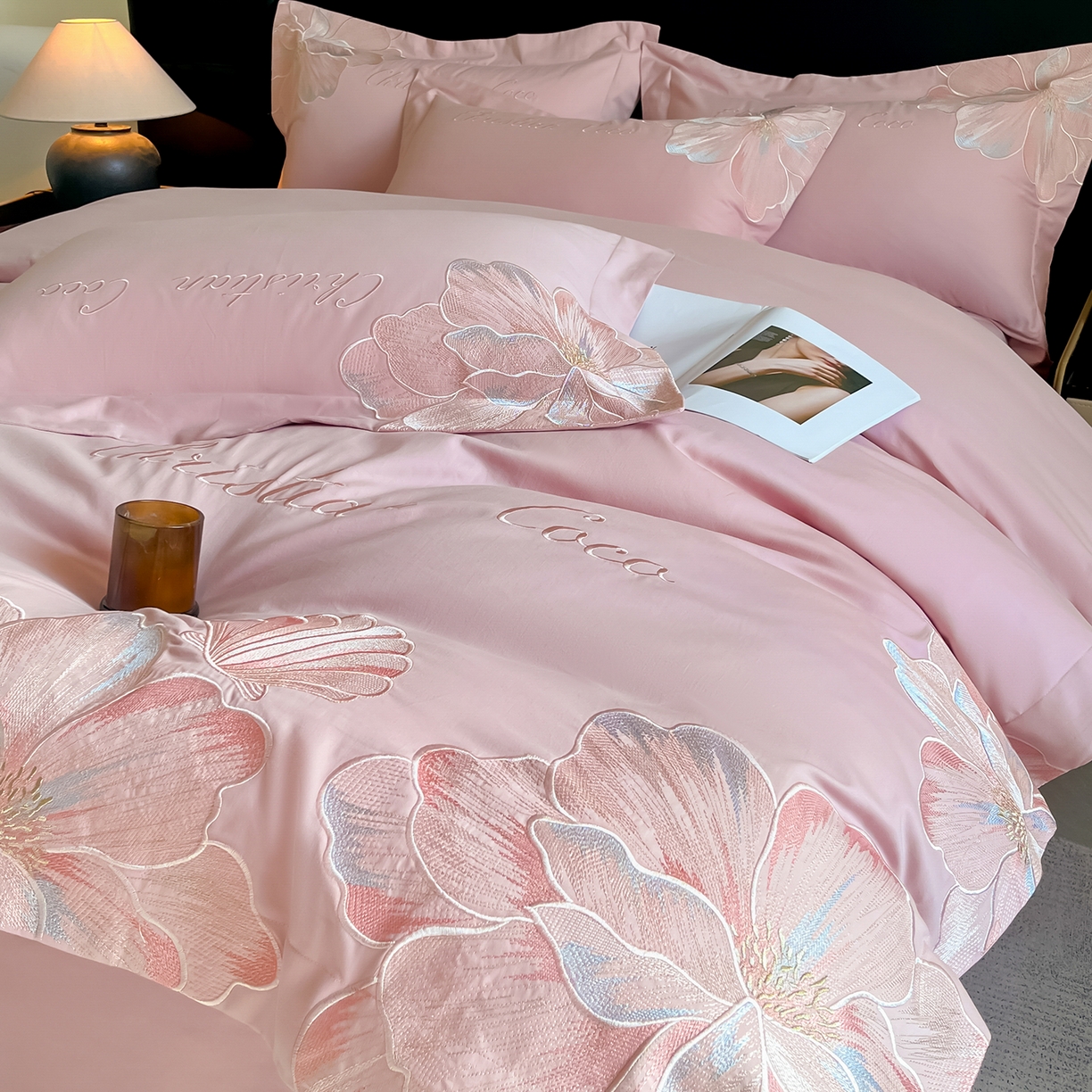 91家纺网 家纺一手货源 找家纺 置顶家纺 2025新款COCO小姐加厚磨毛亲肤四件套 COCO小姐加厚磨毛-浅豆沙