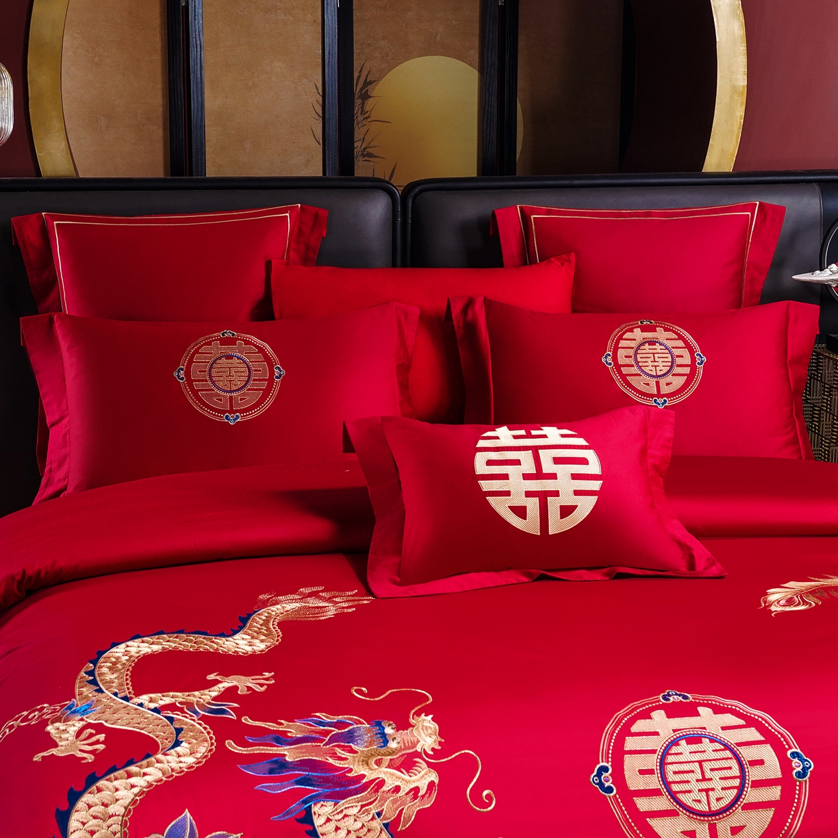 91家纺网 家纺一手货源 找家纺 置顶家纺 2025新款新中式婚庆亲肤刺绣四件套 龙腾凤悦-大红