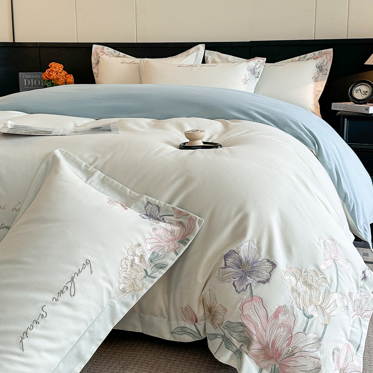 91家纺网 家纺一手货源 找家纺 置顶家纺 2025秋冬新款加厚全棉磨毛四件套-秘密花园 秘密花园-奶白+蓝