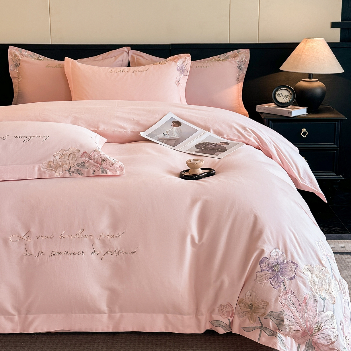 91家纺网 家纺一手货源 找家纺 置顶家纺 2025秋冬新款加厚全棉磨毛四件套-秘密花园 秘密花园-玉粉