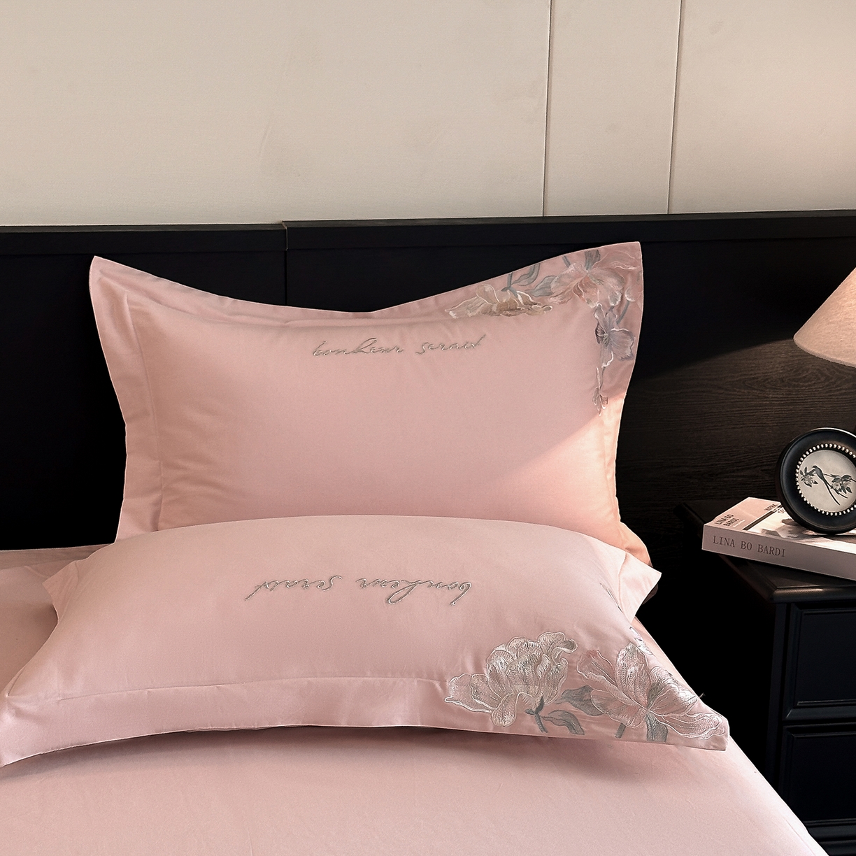 91家纺网 家纺一手货源 找家纺 置顶家纺 2025秋冬新款加厚全棉磨毛四件套-秘密花园 秘密花园-浅豆沙