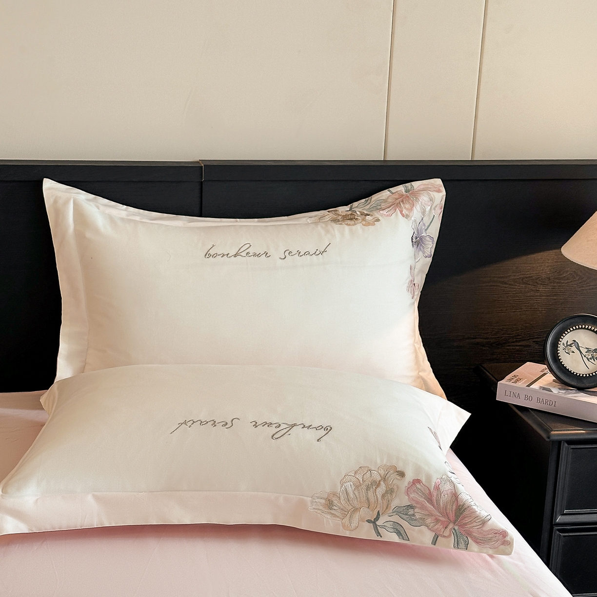 91家纺网 家纺一手货源 找家纺 置顶家纺 2025秋冬新款加厚全棉磨毛四件套-秘密花园 秘密花园-奶白+粉