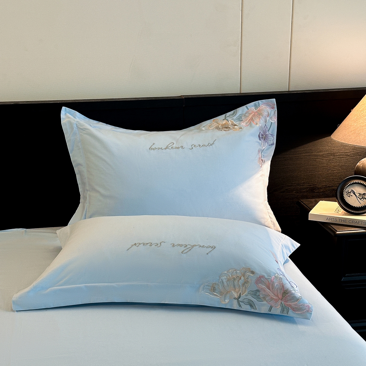 91家纺网 家纺一手货源 找家纺 置顶家纺 2025秋冬新款加厚全棉磨毛四件套-秘密花园 秘密花园-天空蓝