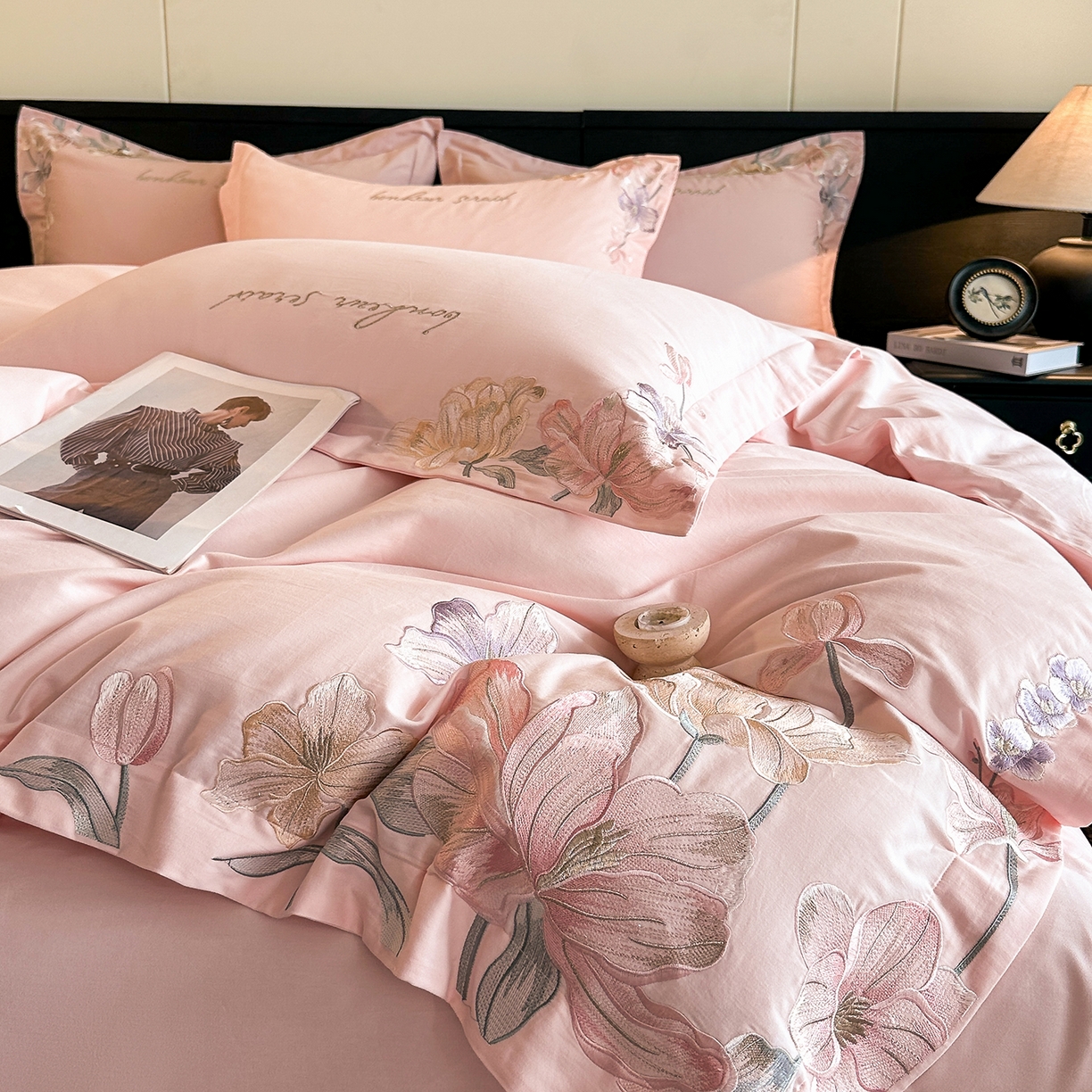 91家纺网 家纺一手货源 找家纺 置顶家纺 2025秋冬新款加厚全棉磨毛四件套-秘密花园 秘密花园-玉粉