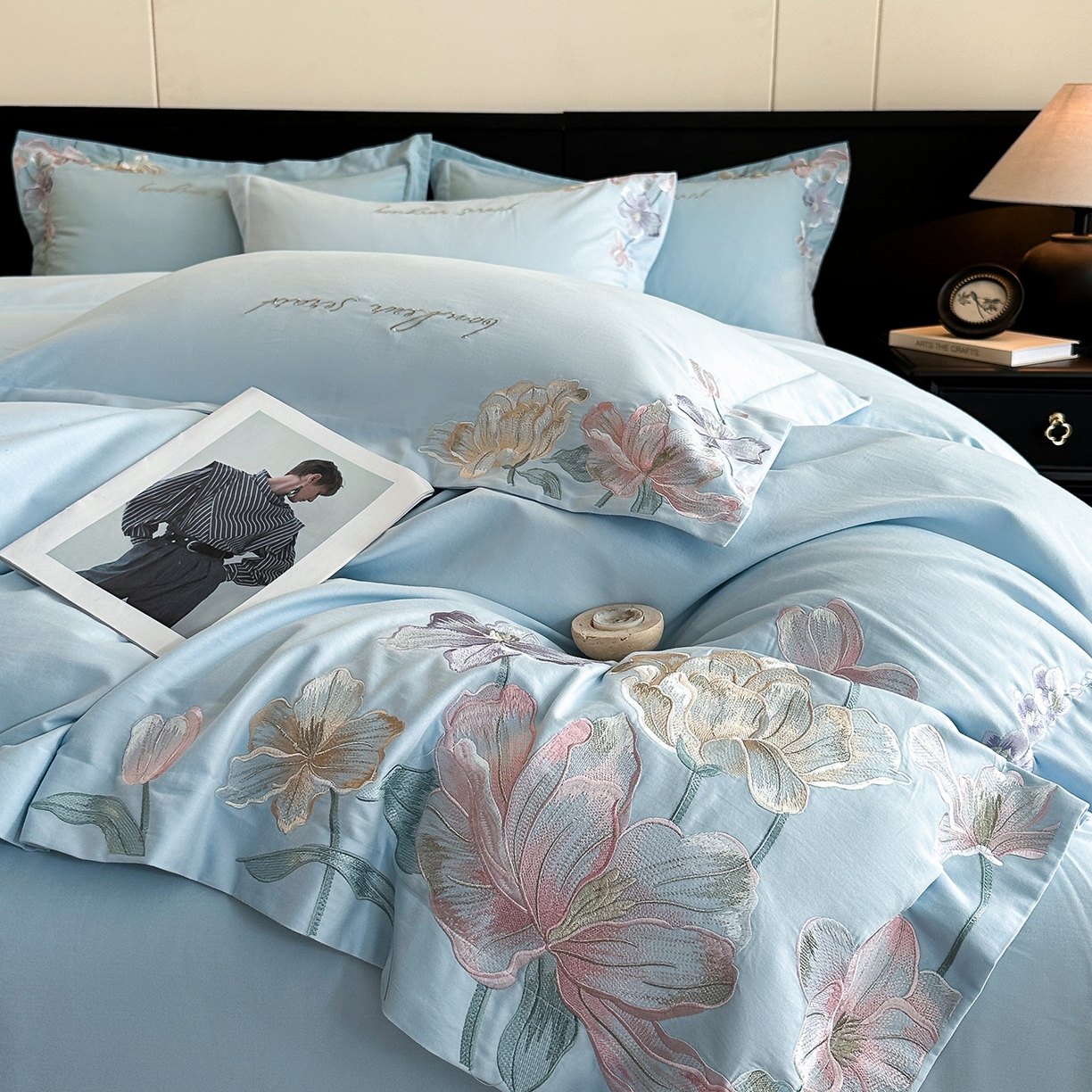 91家纺网 家纺一手货源 找家纺 置顶家纺 2025秋冬新款加厚全棉磨毛四件套-秘密花园 秘密花园-天空蓝