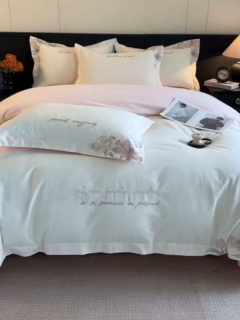 91家纺网 家纺一手货源 找家纺 置顶家纺 2025秋冬新款加厚全棉磨毛四件套-秘密花园 秘密花园-奶白+粉