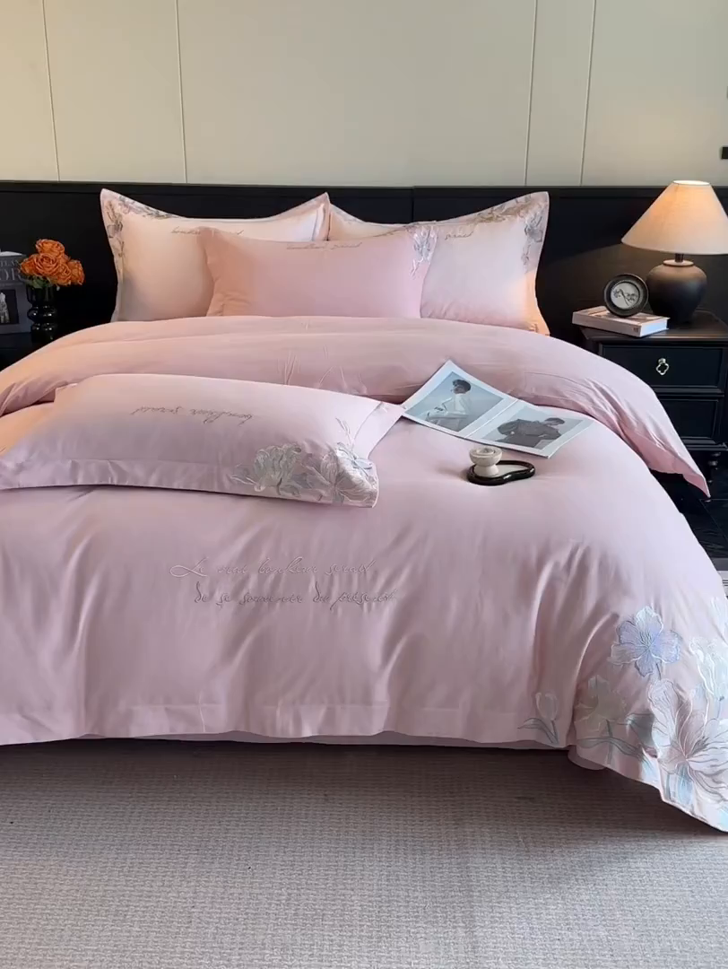 91家纺网 家纺一手货源 找家纺 置顶家纺 2025秋冬新款加厚全棉磨毛四件套-秘密花园 秘密花园-浅豆沙