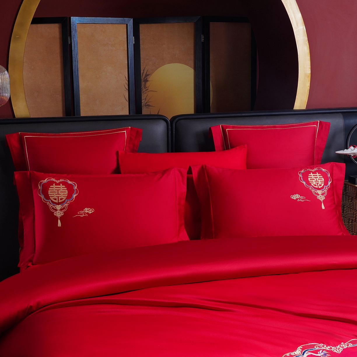 91家纺网 家纺一手货源 找家纺 置顶家纺 2025新款新中式婚庆亲肤刺绣四件套 龙章凤姿-大红