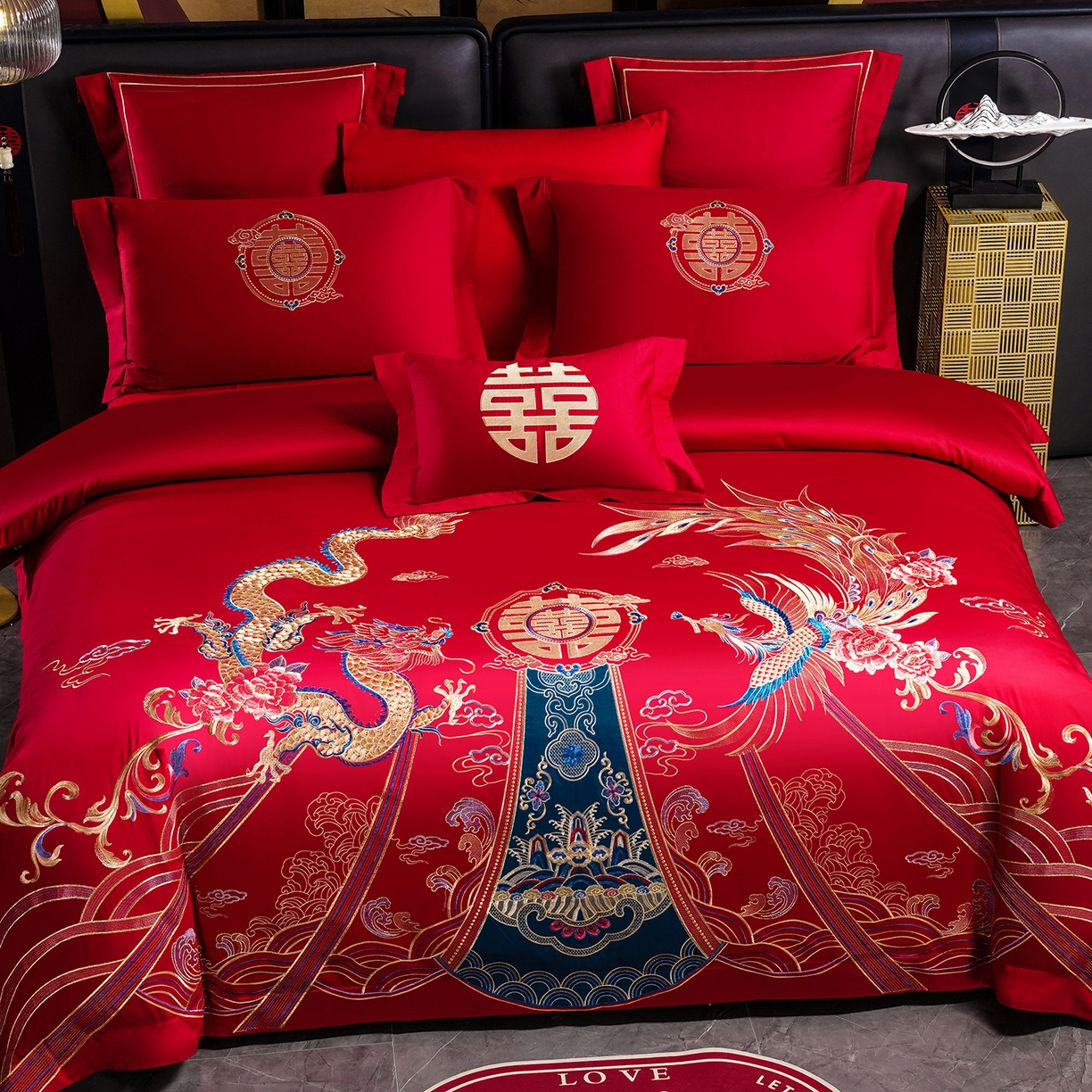 91家纺网 家纺一手货源 找家纺 置顶家纺 2025新款新中式婚庆亲肤刺绣四件套 盛世龙凤-大红