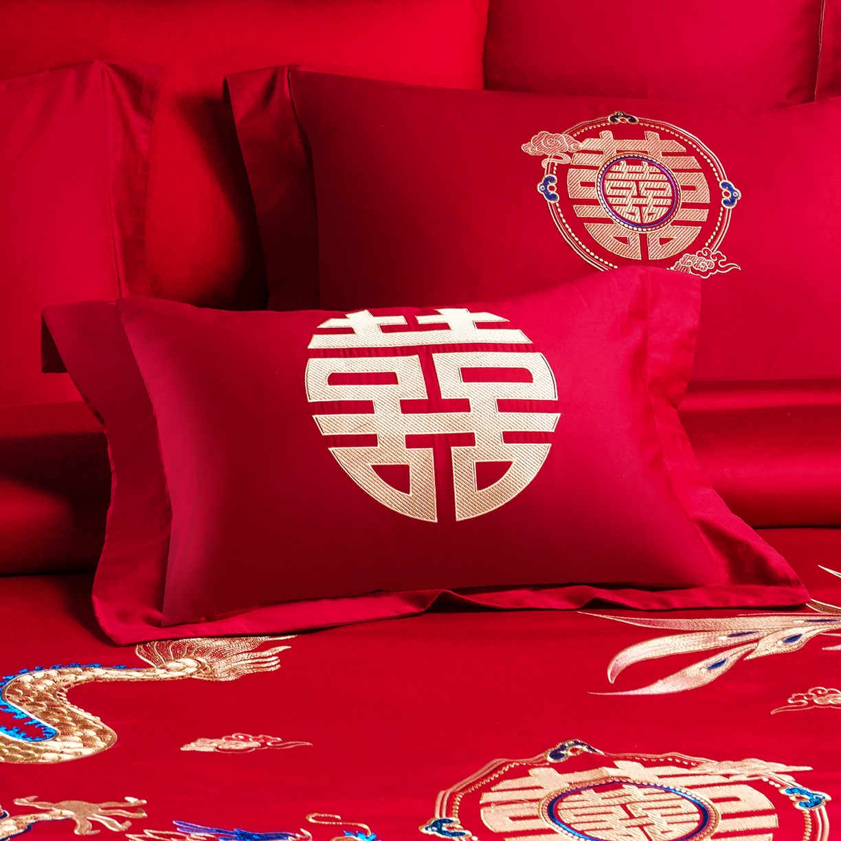 91家纺网 家纺一手货源 找家纺 置顶家纺 2025新款新中式婚庆亲肤刺绣四件套 盛世龙凤-大红