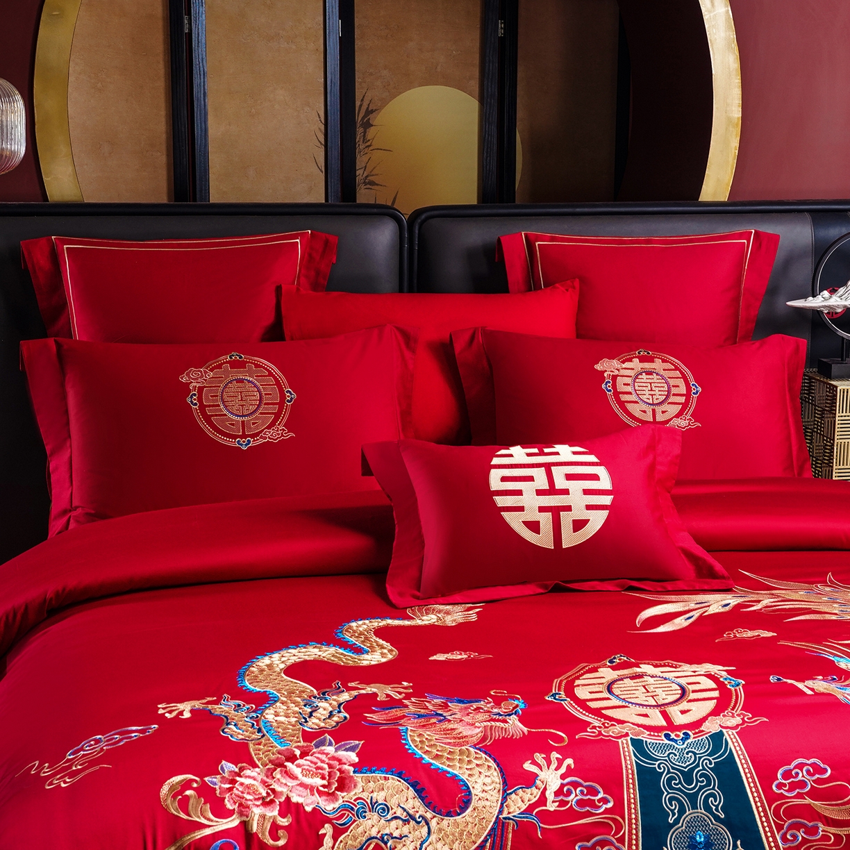 91家纺网 家纺一手货源 找家纺 置顶家纺 2025新款新中式婚庆亲肤刺绣四件套 盛世龙凤-大红