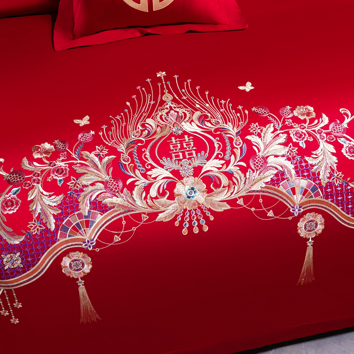 91家纺网 家纺一手货源 找家纺 置顶家纺 2025新款新中式婚庆亲肤刺绣四件套 天作之合-大红