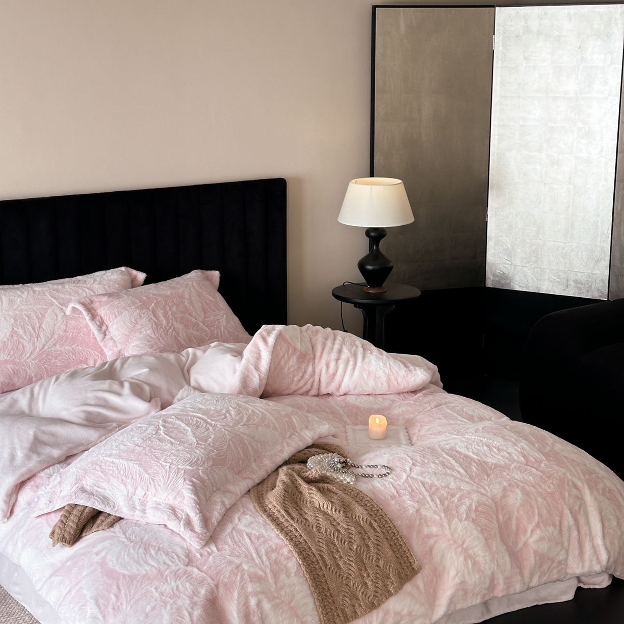 91家纺网 家纺一手货源 找家纺 MIU缪家居 2025新款A版兔毛B版牛奶绒四件套-挪威森林 挪威森林-嫣粉