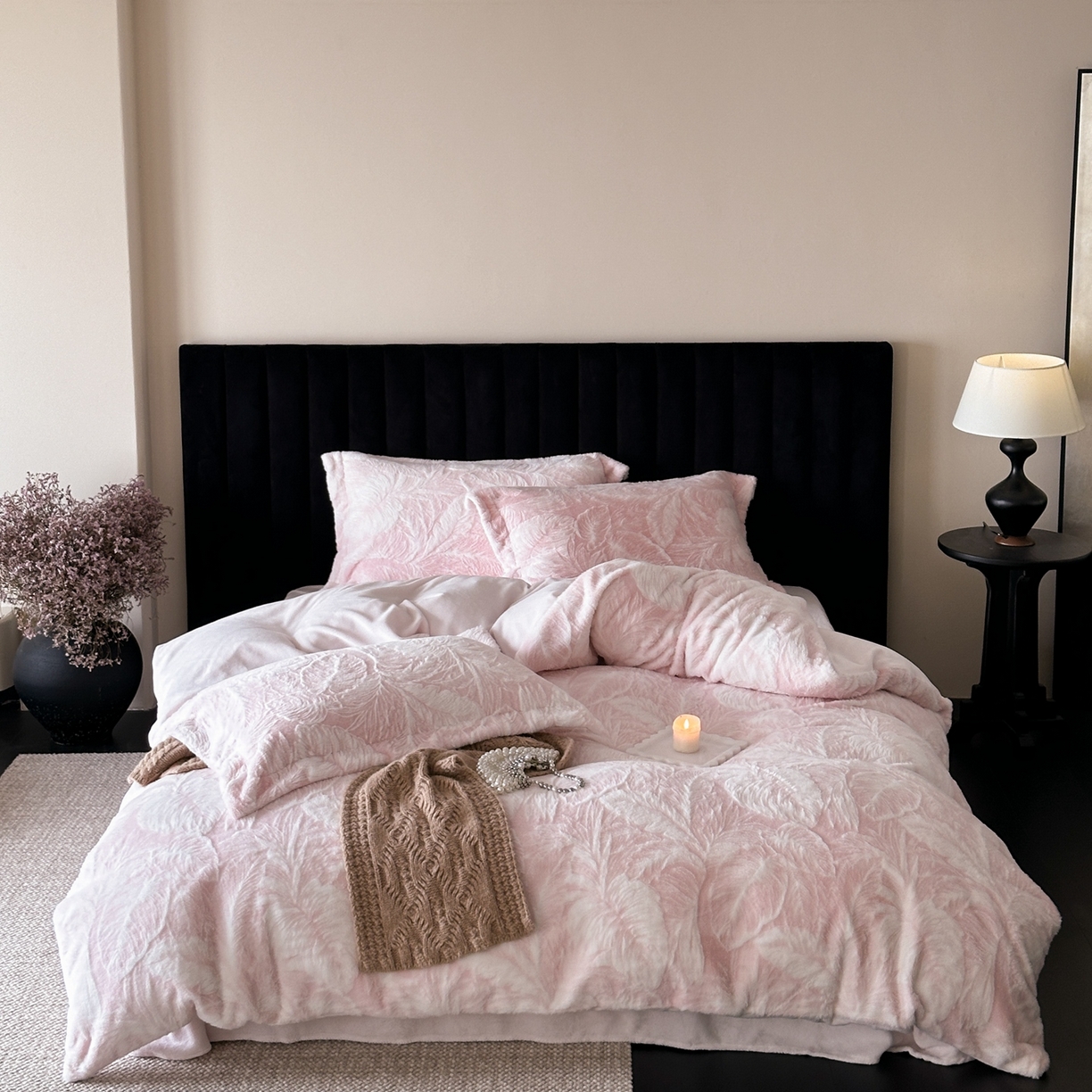 91家纺网 家纺一手货源 找家纺 MIU缪家居 2025新款A版兔毛B版牛奶绒四件套-挪威森林 挪威森林-嫣粉