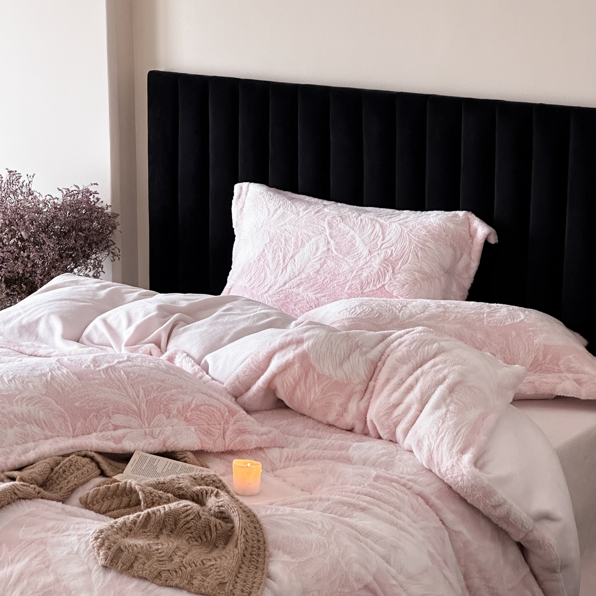 91家纺网 家纺一手货源 找家纺 MIU缪家居 2025新款A版兔毛B版牛奶绒四件套-挪威森林 挪威森林-嫣粉