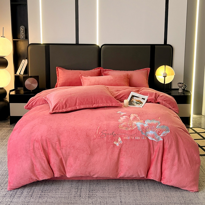 91家纺网 家纺一手货源 找家纺 （总）玖明家纺 2025新款牛奶绒刺绣绣花四件套-直播电商爆款