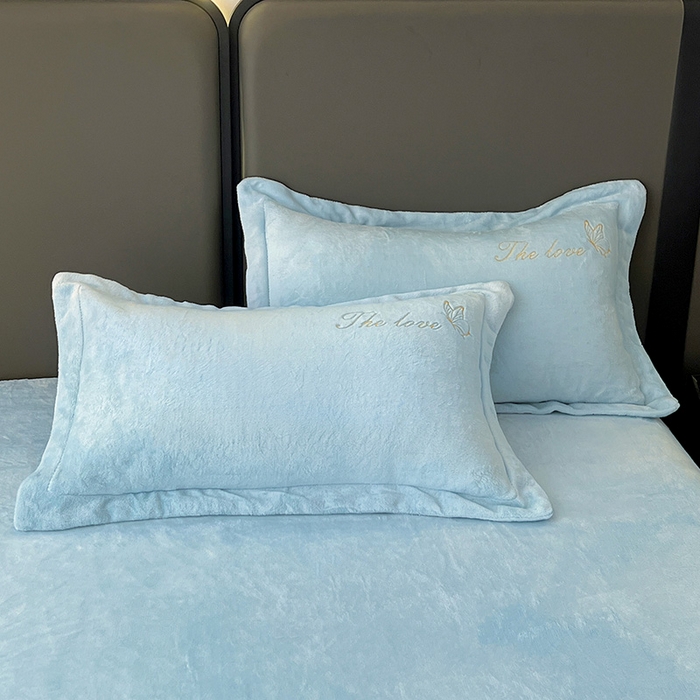 91家纺网 家纺一手货源 找家纺 玖明家纺 2025新款牛奶绒刺绣绣花四件套-时光花园 时光花园-蓝