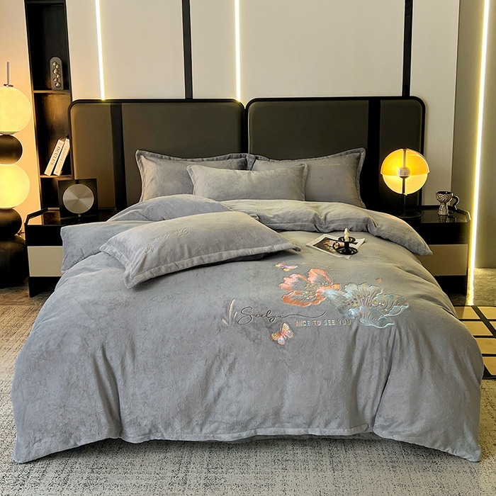 玖明家纺 2025新款牛奶绒刺绣绣花四件套-时光花园 时光花园-灰