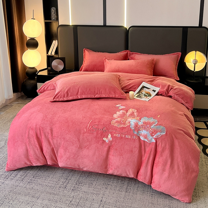 91家纺网 家纺一手货源 找家纺 玖明家纺 2025新款牛奶绒刺绣绣花四件套-时光花园 时光花园-豆沙