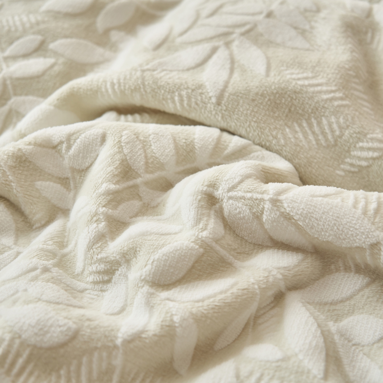 91家纺网 家纺一手货源 找家纺 晨曦家纺 2025新款兔毛包边雕花琅花牛奶绒四件套复古高级感轻奢 叶叶情深