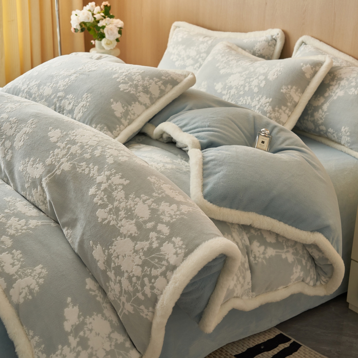 91家纺网 家纺一手货源 找家纺 （总）晨曦家纺 2025新款兔毛包边雕花琅花牛奶绒四件套复古高级感轻奢